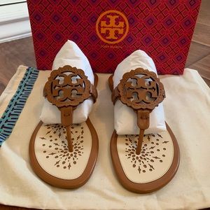 tory burch scallop sandal